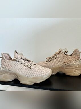 Steve Madden Women's Knit Chunky Sneaker in Nude/Tan